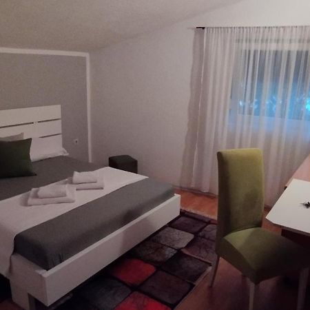 Villa Monera Apartments & Rooms & Free Garage Μόσταρ Εξωτερικό φωτογραφία