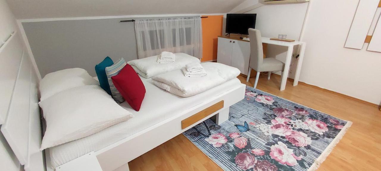 Villa Monera Apartments & Rooms & Free Garage Μόσταρ Εξωτερικό φωτογραφία