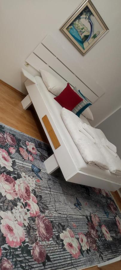 Villa Monera Apartments & Rooms & Free Garage Μόσταρ Εξωτερικό φωτογραφία